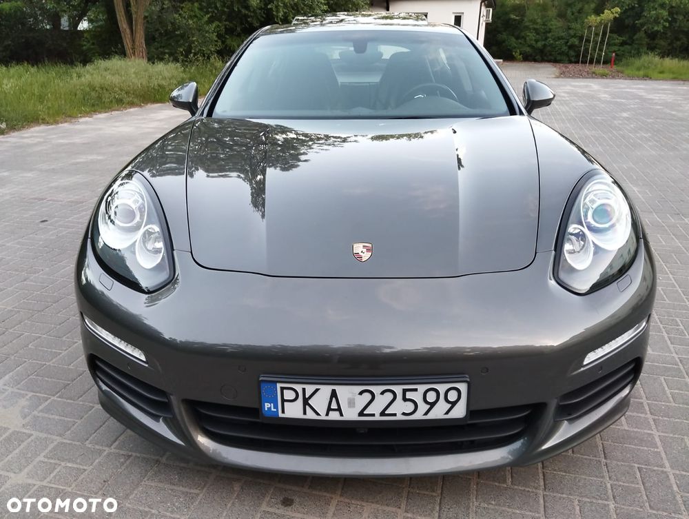 Porsche Panamera - 4