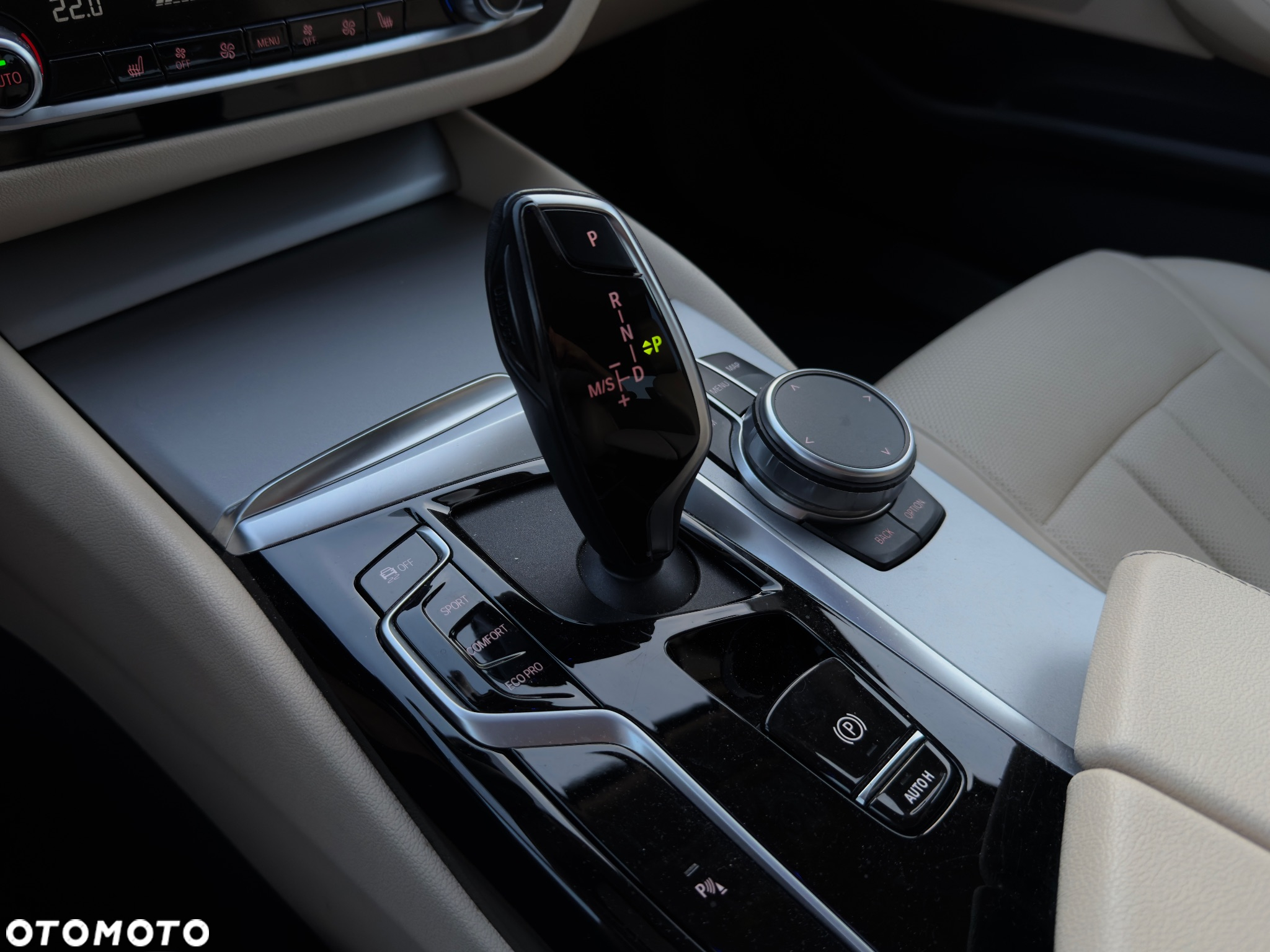 BMW Seria 5 530i xDrive - 12