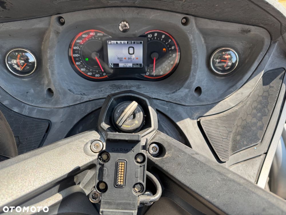 Can-Am Spyder - 28
