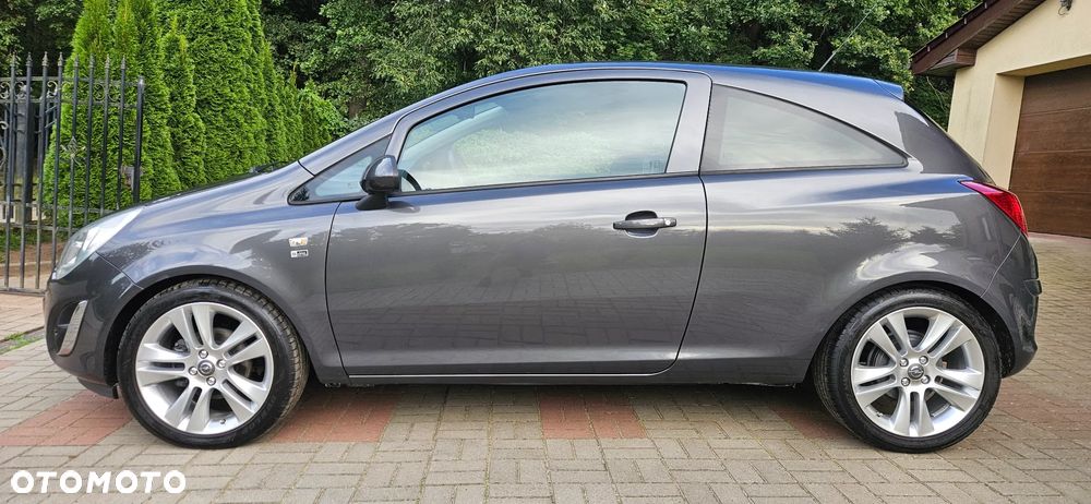 Opel Corsa 1.4 16V 150 Jahre - 3