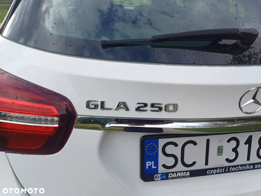 Mercedes-Benz GLA 250 AMG Line - 25