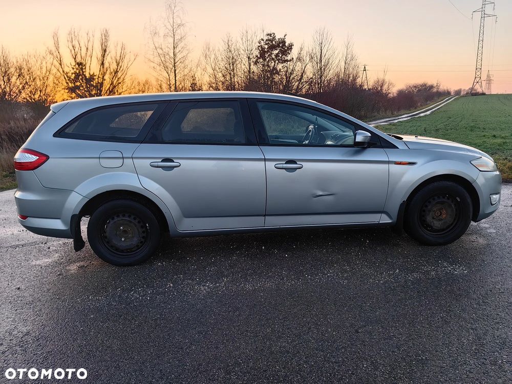 Ford Mondeo 2.0 Ambiente - 8