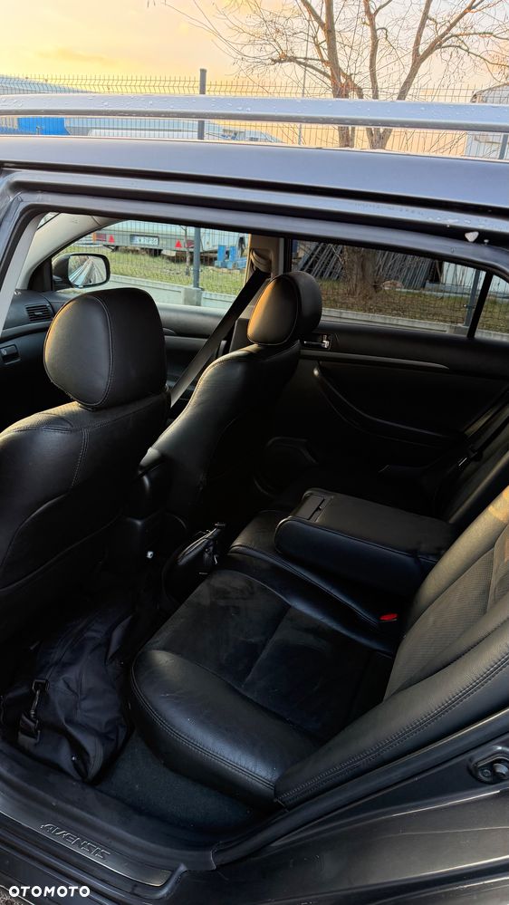 Toyota Avensis 2.0 VVT-i Sol - 8