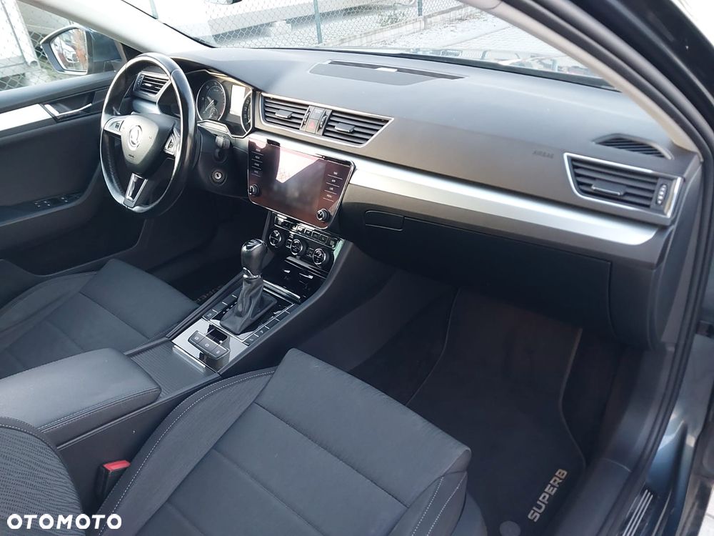 Skoda Superb 2.0 TDI Ambition DSG7 - 12