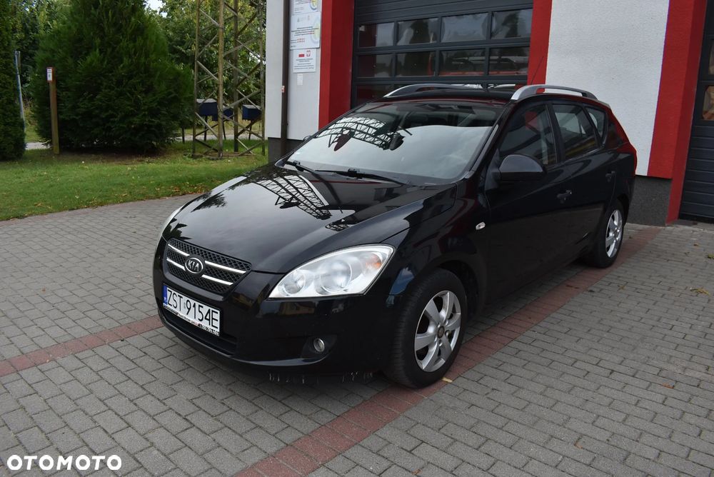 Kia Ceed - 31
