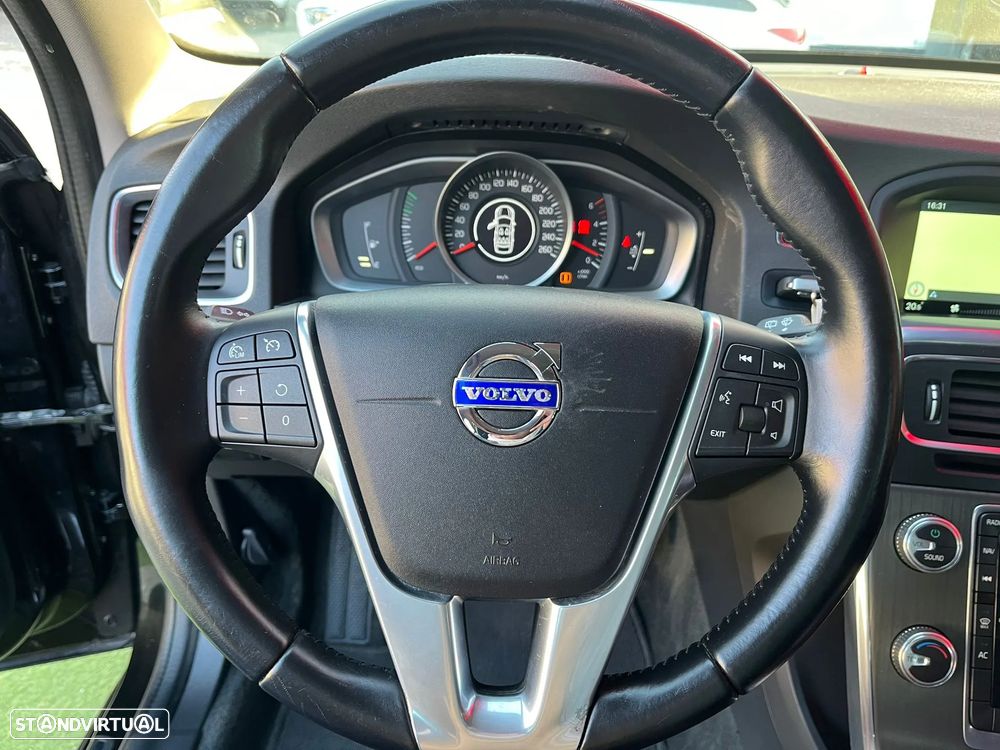 Volvo V60 2.0 D2 Momentum Drive - 19