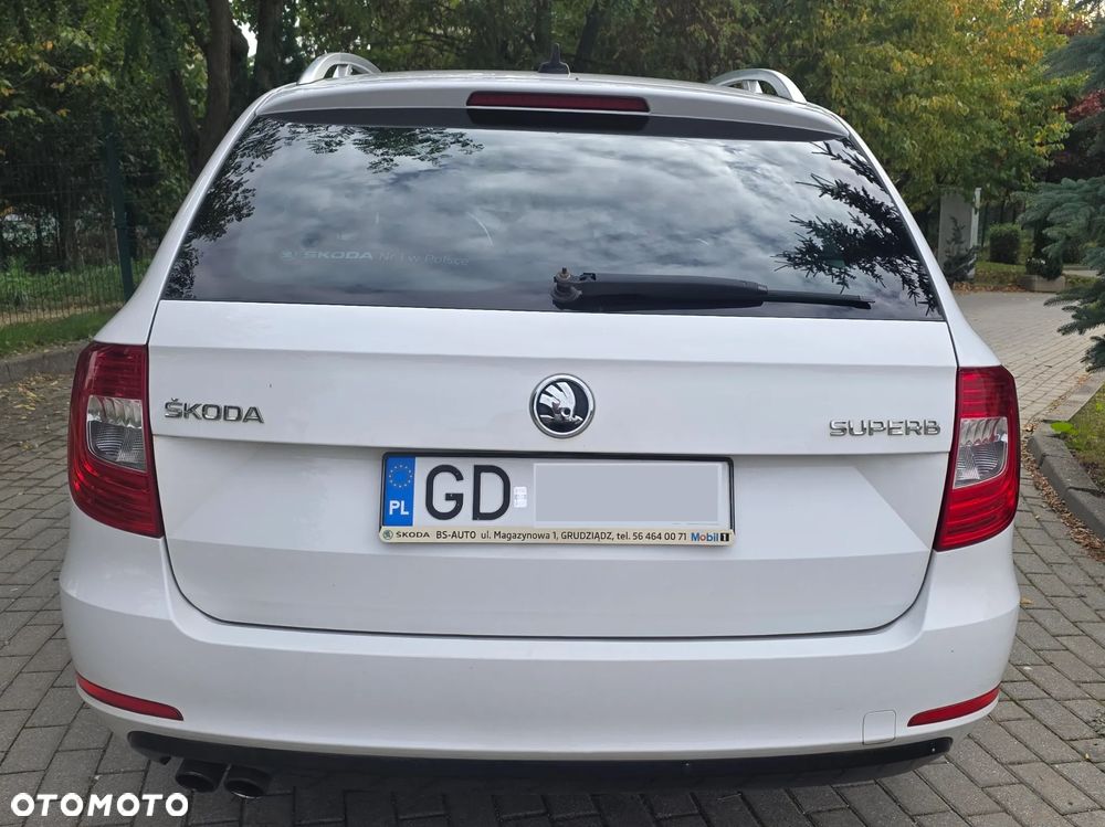 Skoda Superb 2014 photo 4