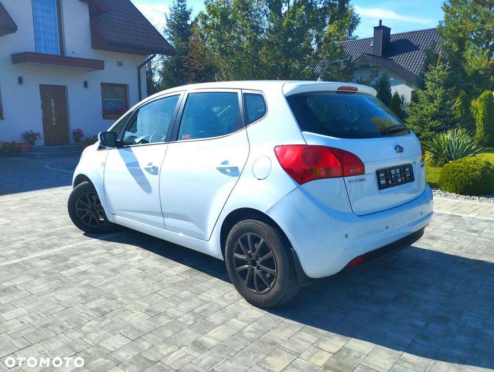 Kia Venga - 4