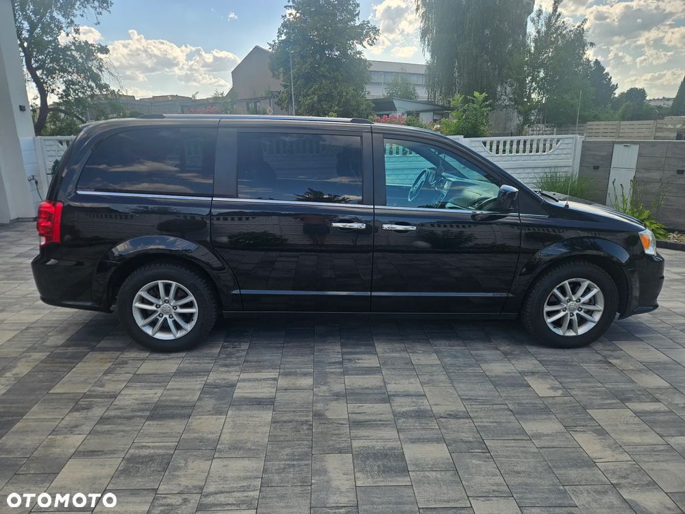 Dodge Grand Caravan 3.6 R/T - 4