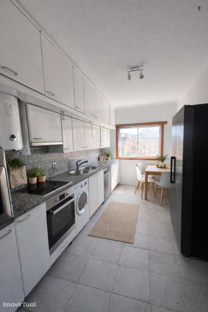 Quarto - localizado em Amadora Lisbon - Grande imagem: 2/4