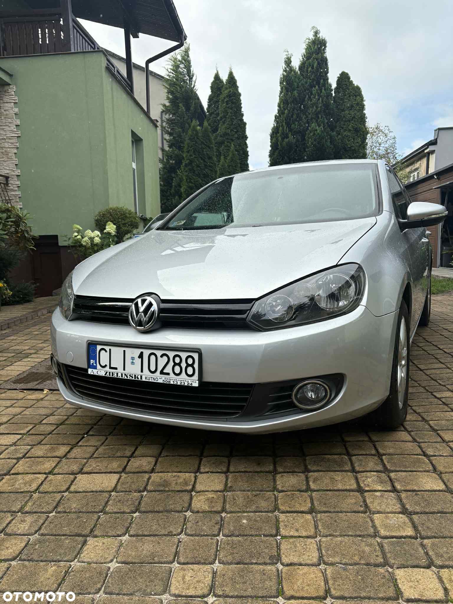 Volkswagen Golf - 1
