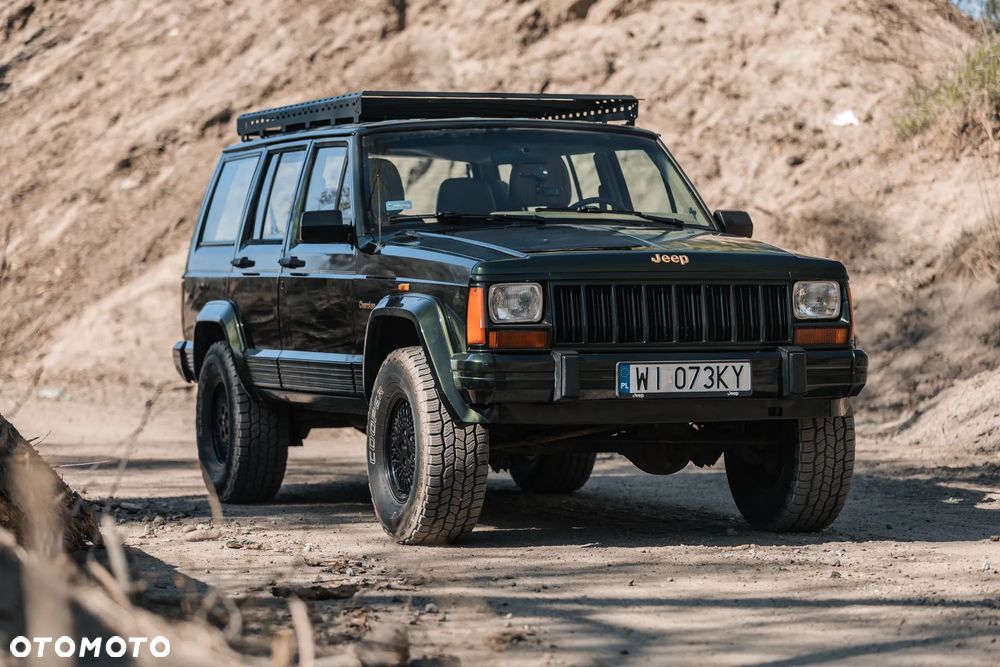 Jeep Cherokee 4.0 Limited - 17