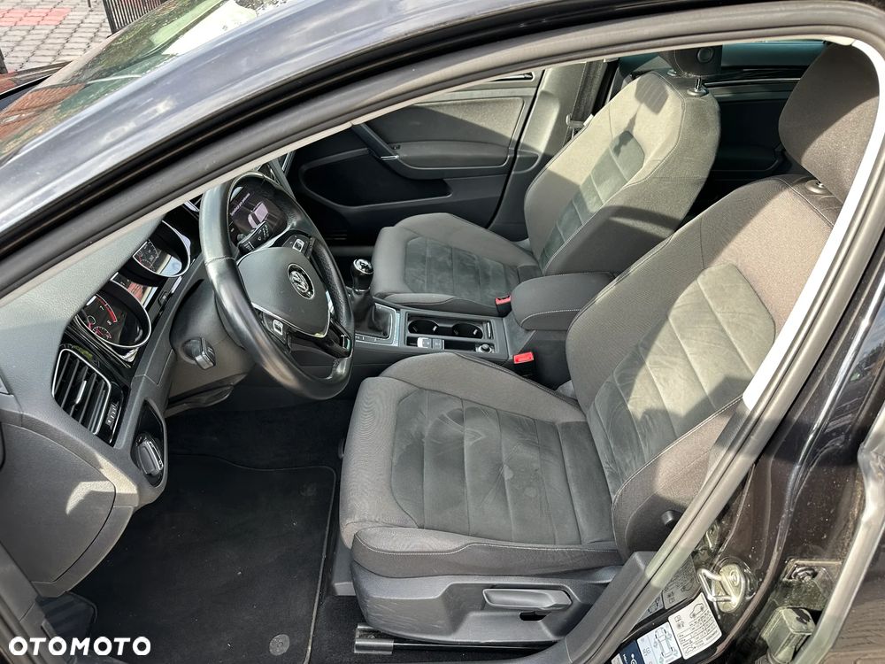 Volkswagen Golf - 19