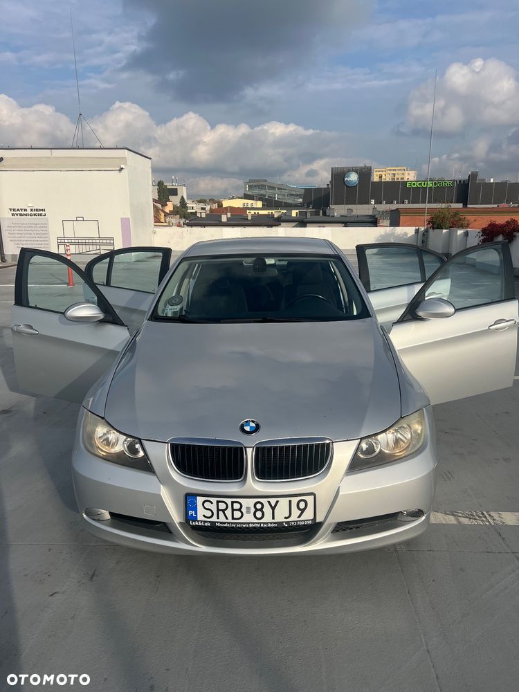 BMW Seria 3 318i - 6