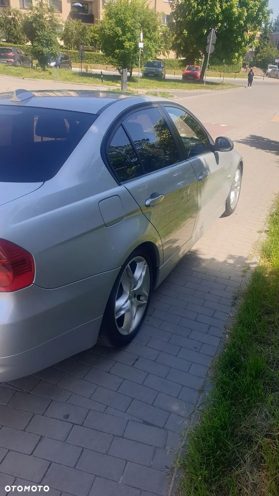 BMW Seria 3 320i - 9