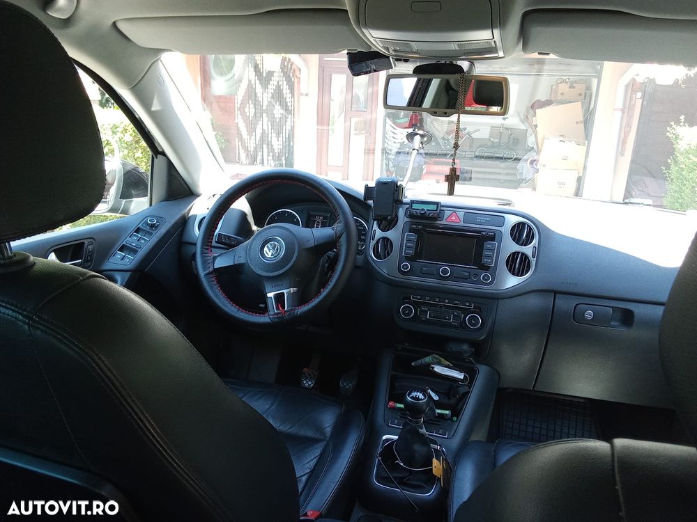 Volkswagen Tiguan - 8