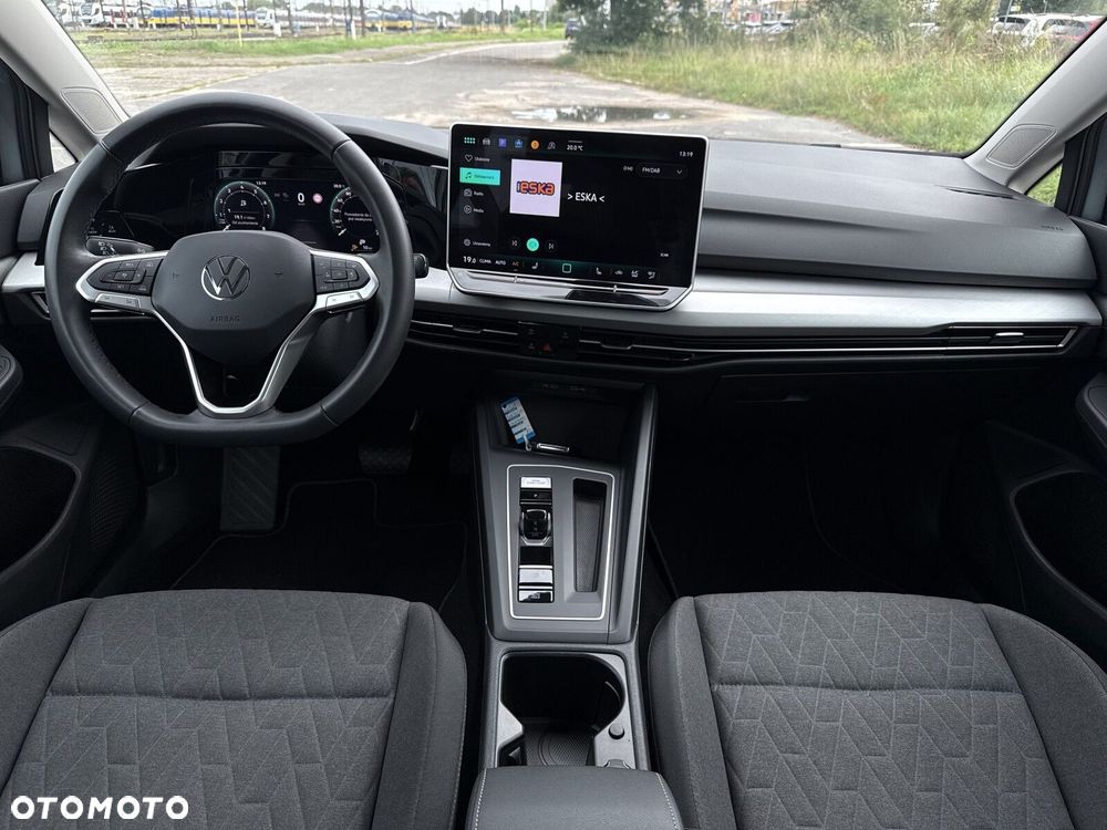 2025 Volkswagen Golf 1.5 eTSI mHEV Life DSG, photograph 9