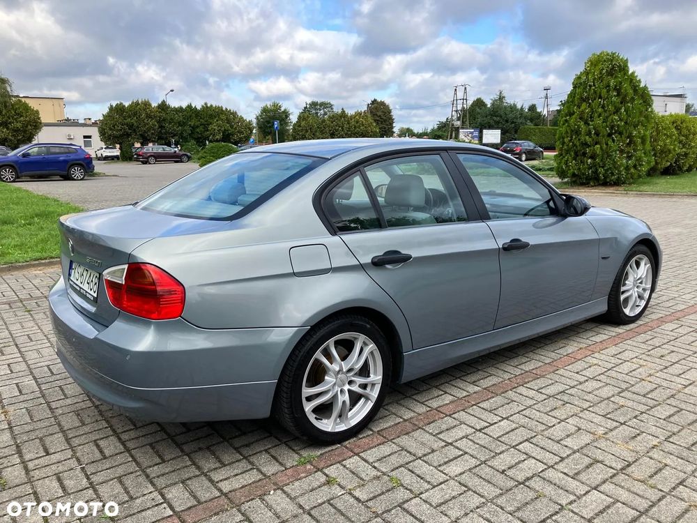BMW Seria 3 320i - 8