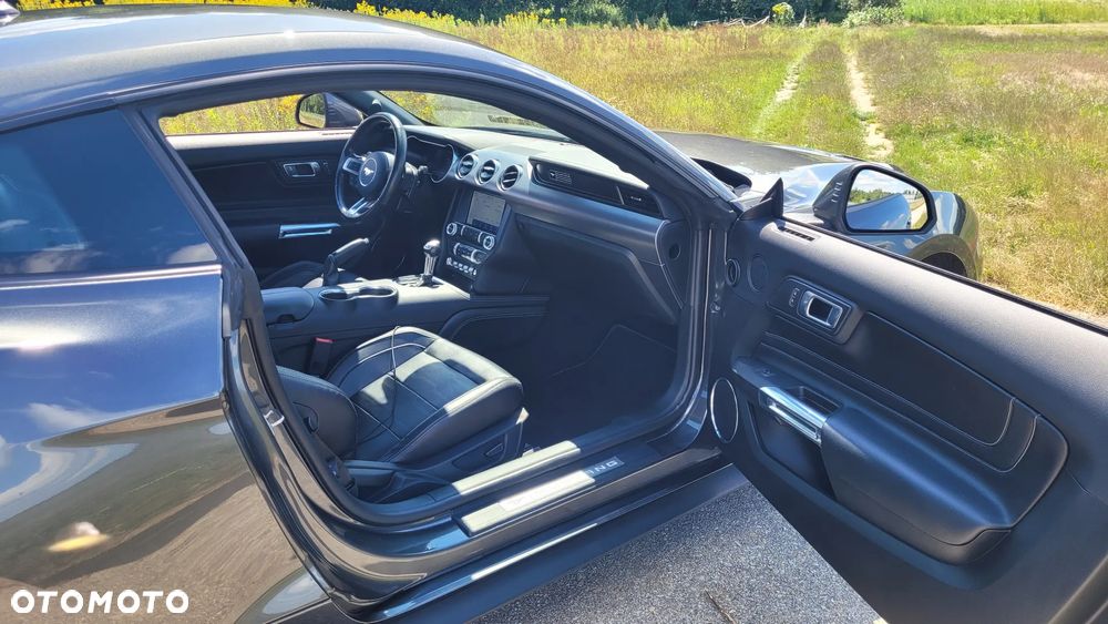 Ford Mustang - 6