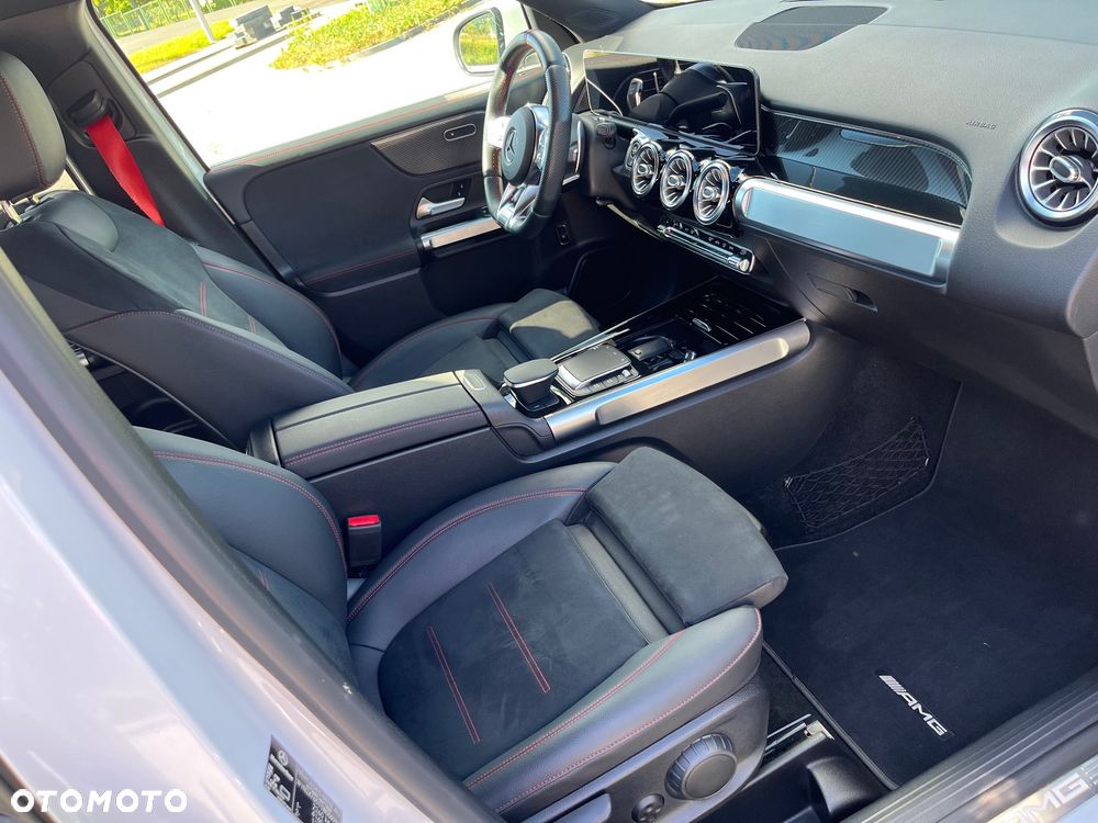 Mercedes-Benz GLB - 8