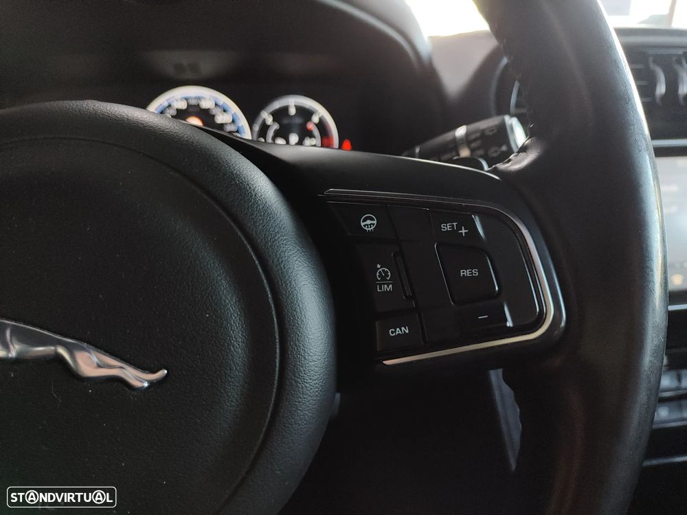 Jaguar F-Pace 20d Aut. R-Sport - 30