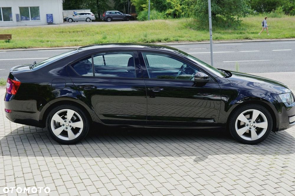 Skoda Octavia 1.6 TDI DPF Elegance - 4