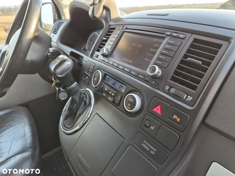 Volkswagen Multivan - 21