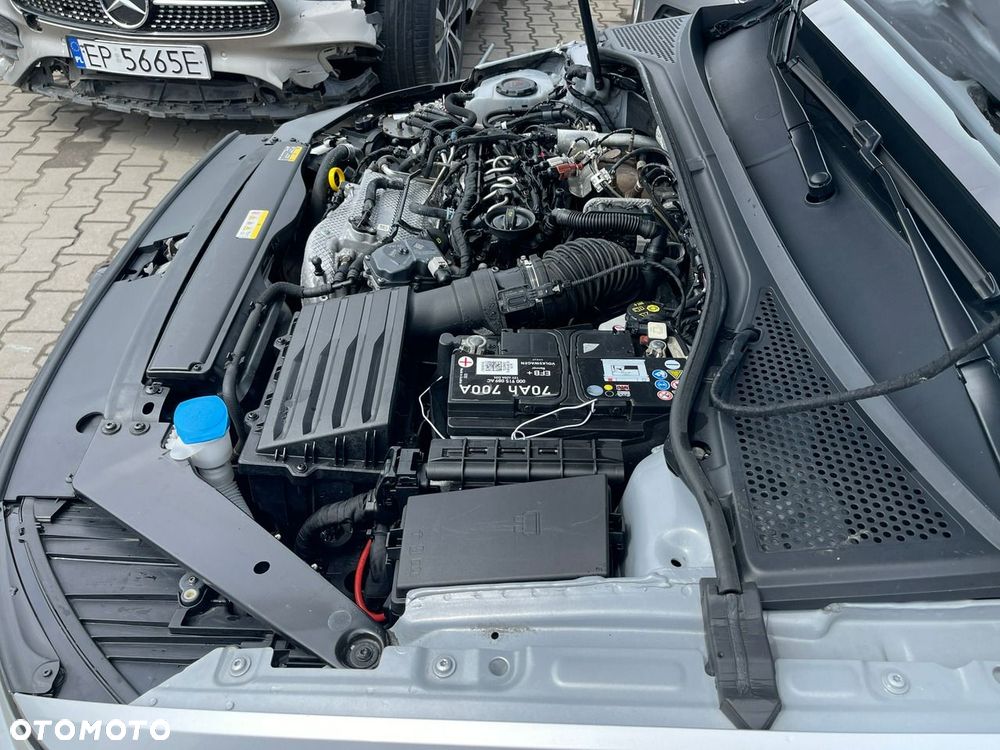 Volkswagen Passat Variant 2.0 TDI SCR DSG Conceptline - 18