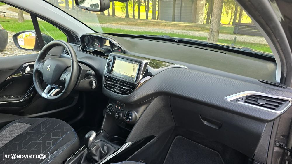 Peugeot 2008 1.5 BlueHDi Signature - 43
