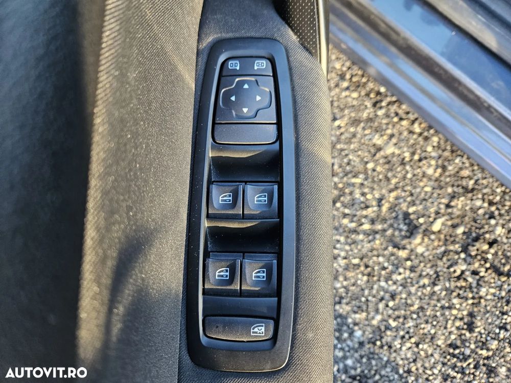 Renault Megane TCe 114 GPF Zen - 11