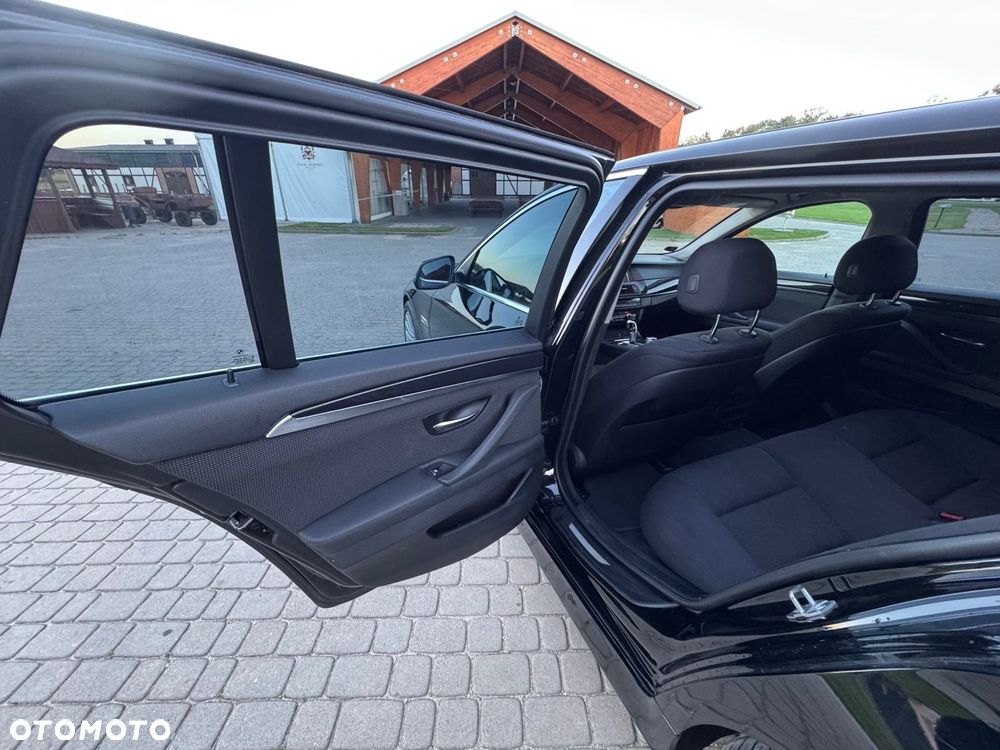 BMW Seria 5 520d - 31