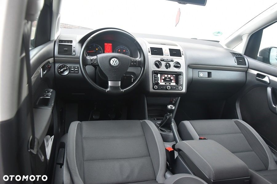 Volkswagen Touran 2.0 TDI DPF BlueMotion Technology Comfortline - 17