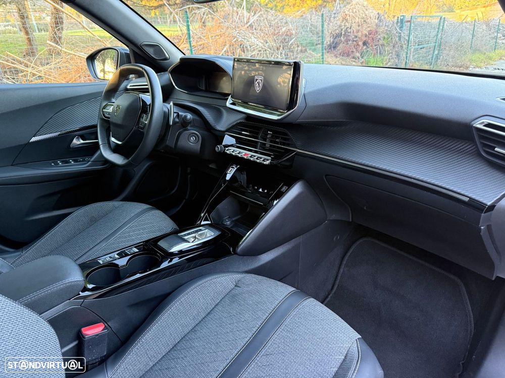 Peugeot 2008 1.2 Hybrid Allure e-DCS6 - 32