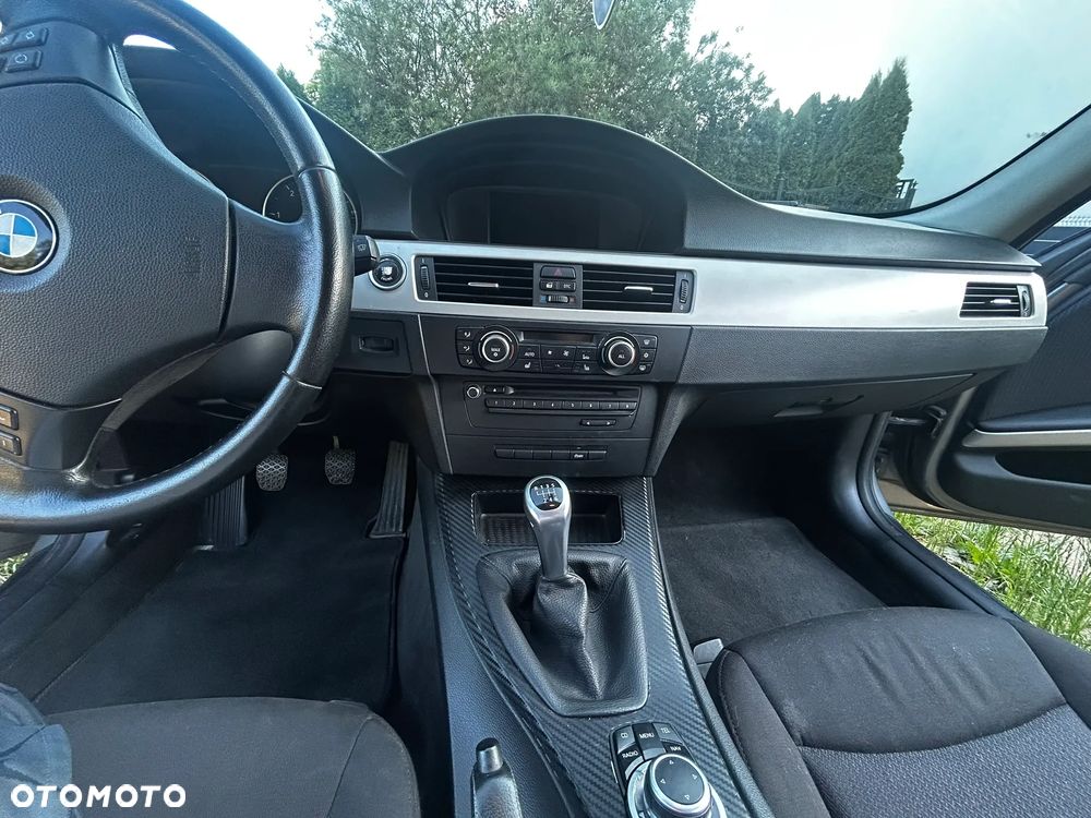 BMW Seria 3 318d - 11