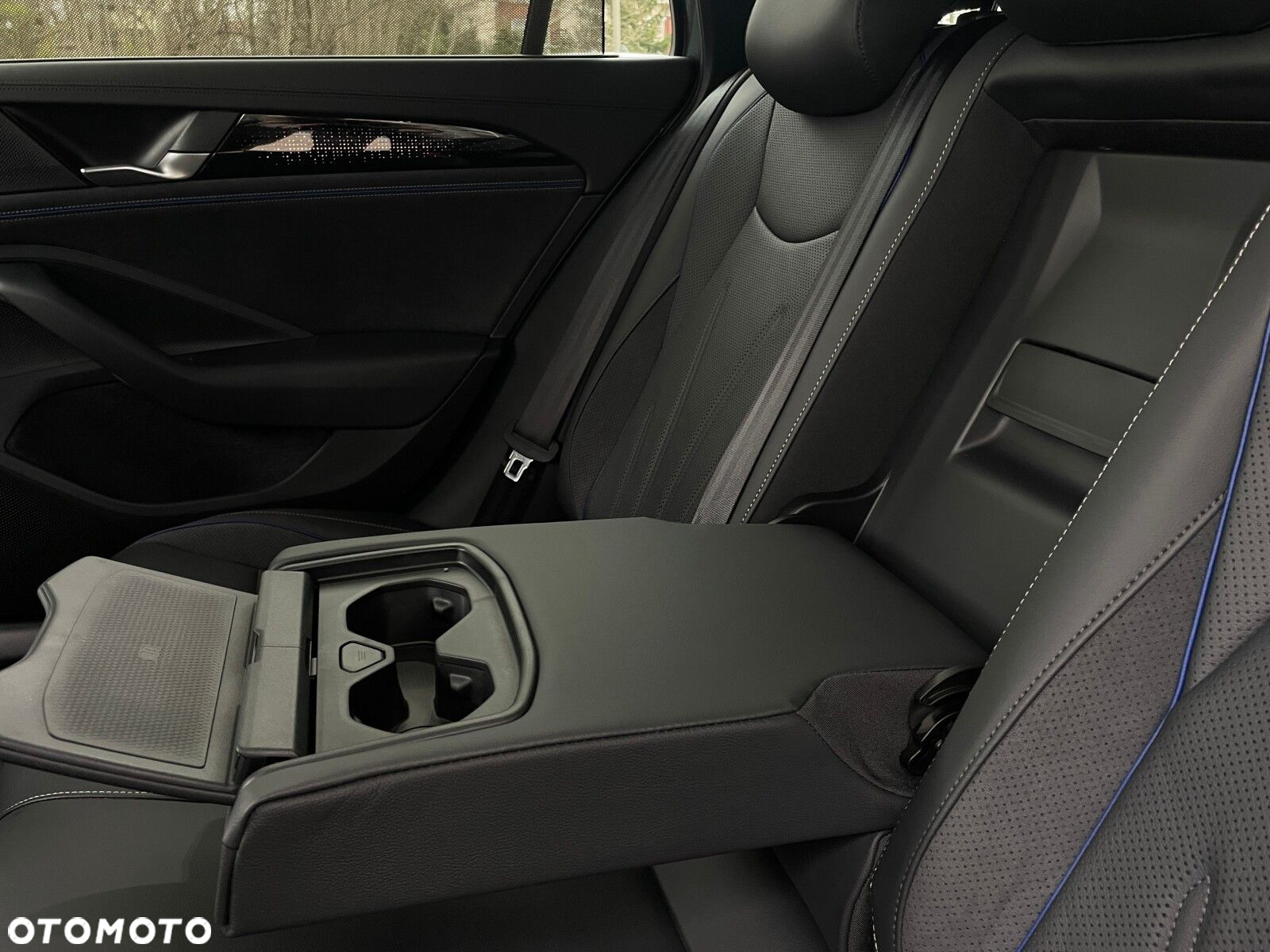 Volkswagen Passat - 27