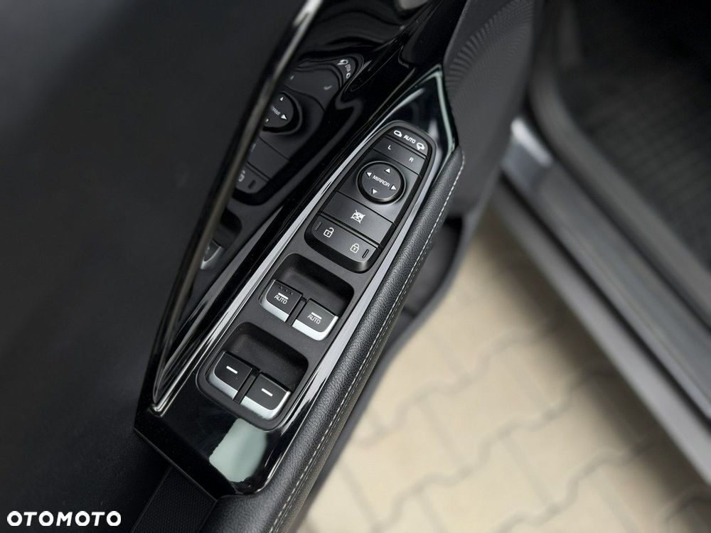Kia Niro 1.6 GDI Hybrid L - 12
