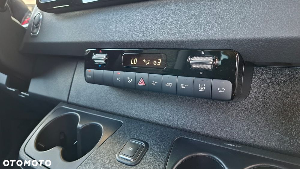 Mercedes-Benz Sprinter - 14