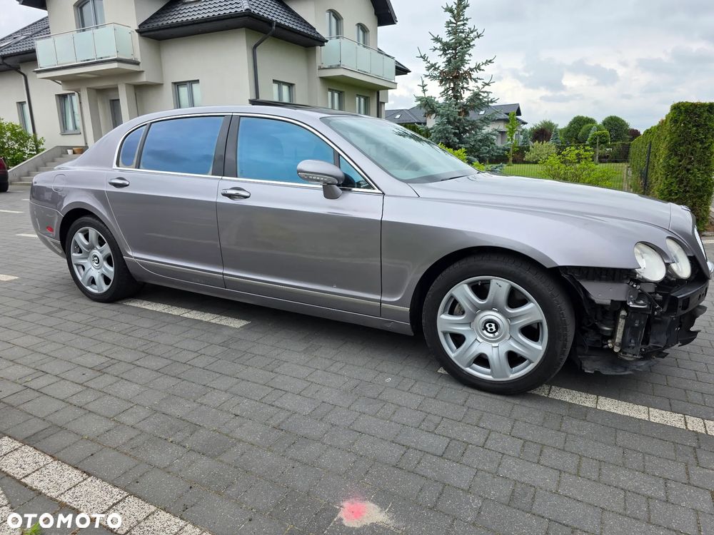 Bentley Flying Spur - 2