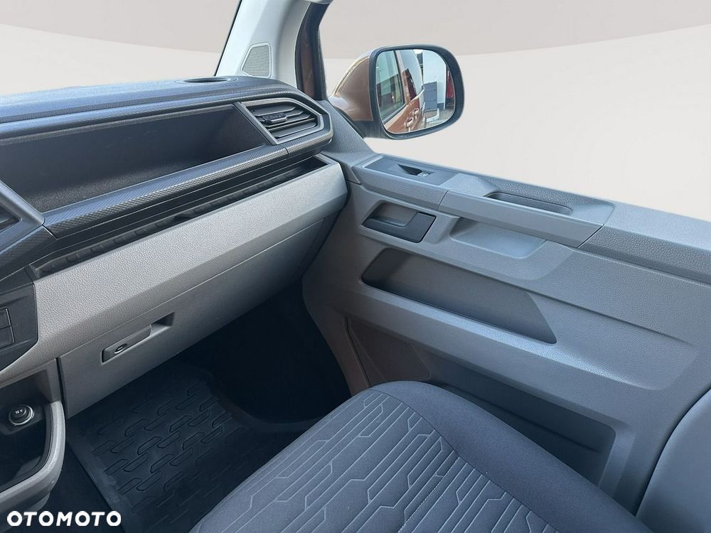 Volkswagen Caravelle - 24