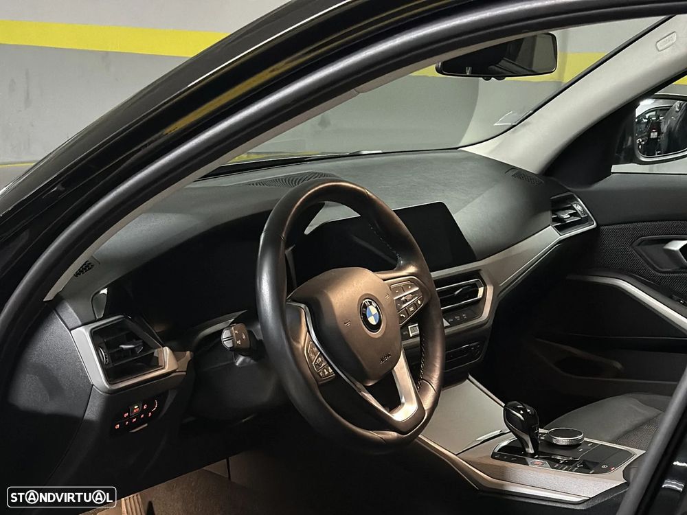 BMW 320 d Touring Auto - 19