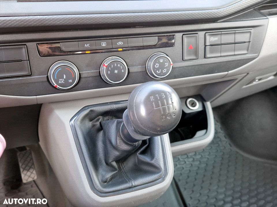 Volkswagen Transporter - 16