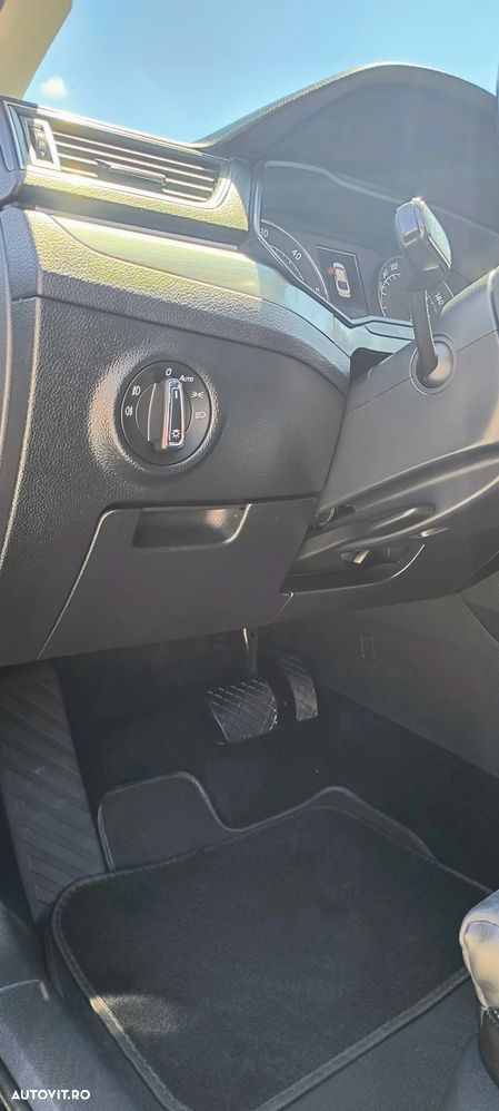 Skoda Superb 2.0 TDI DSG Style - 39