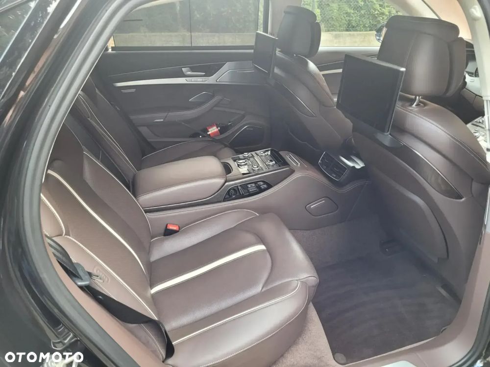 Audi A8 - 12