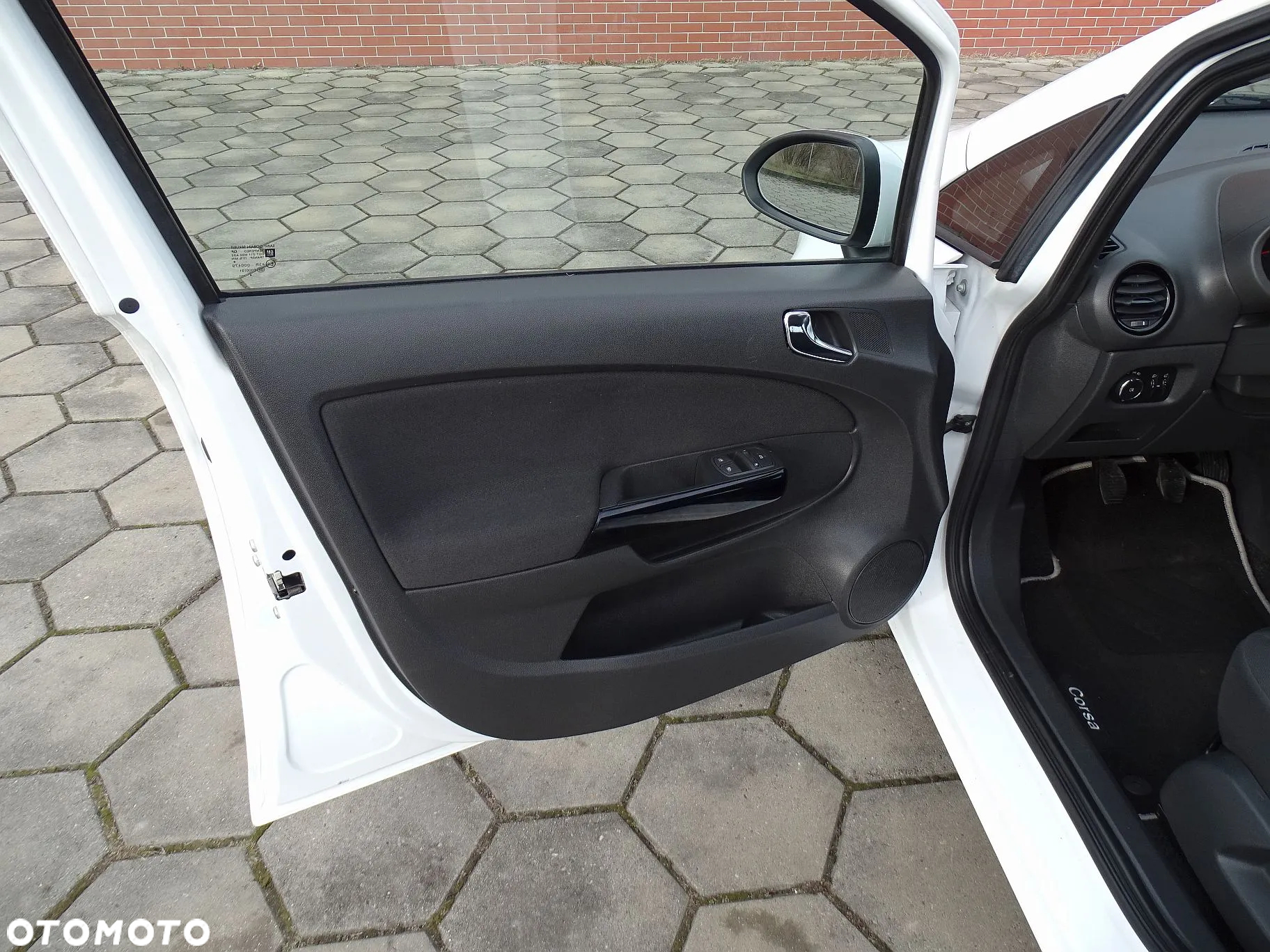 Opel Corsa 1.0 12V Essentia - 18