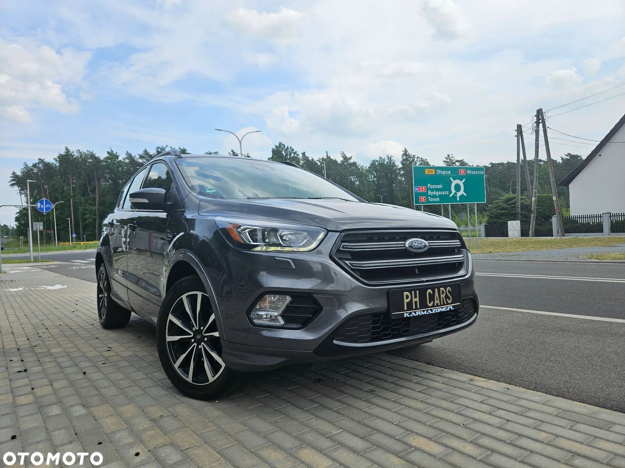 Ford Kuga 1.5 EcoBoost 2x4 ST-Line - 1