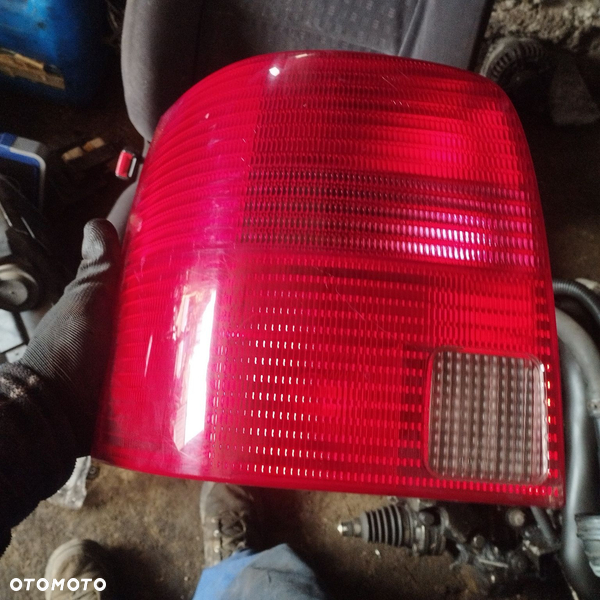 Volkswagen Passat B5 kombi lampa tył lewa kompletna oryginał