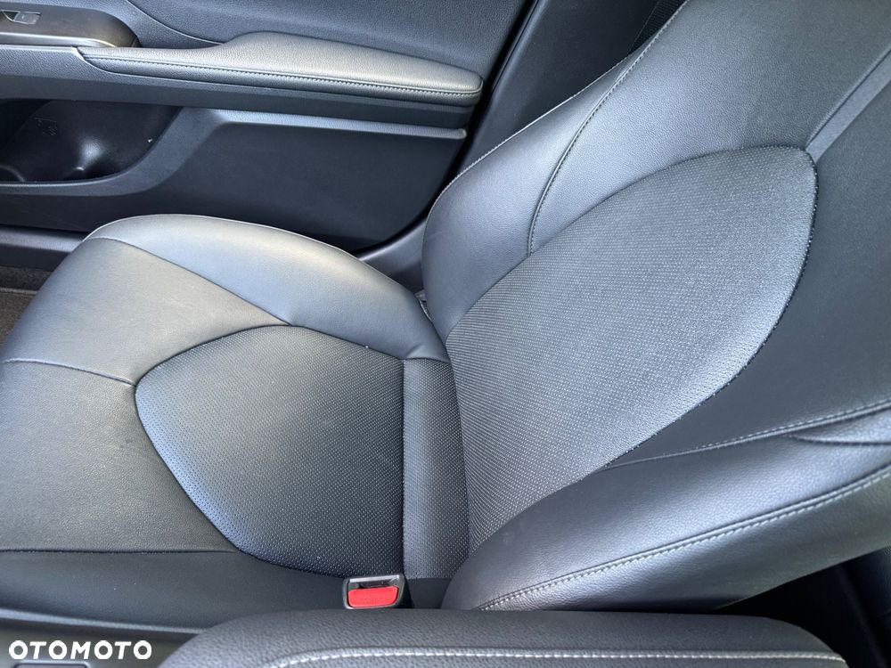 Toyota Camry 2.5 Hybrid Executive CVT - 18