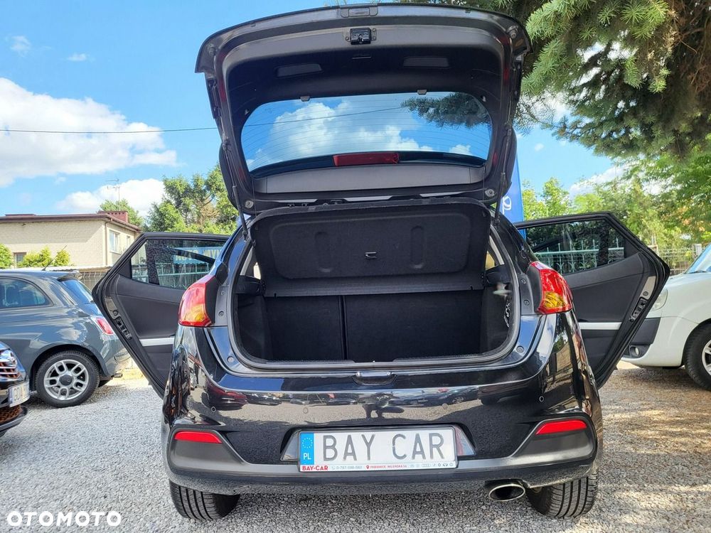 Kia Ceed - 10