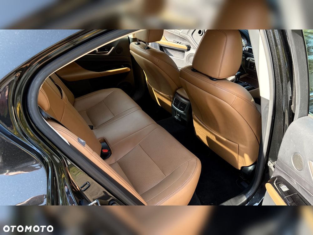 Lexus GS - 9