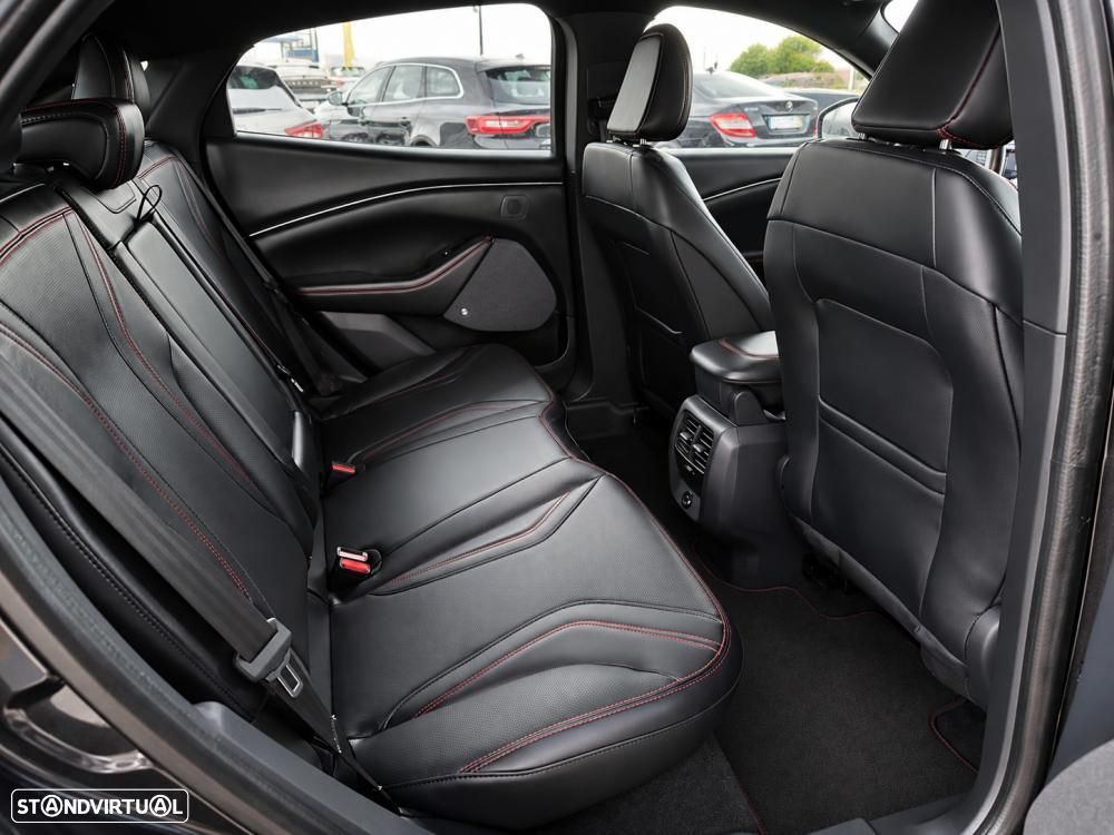Ford Mustang Mach-E 75.7 kWh Premium AWD - 45
